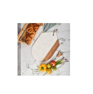 Blocs à découper de luxe en marbre blanc et bois d'acacia exportateur en gros planche à découper de fruits au design antique - Product Image 3