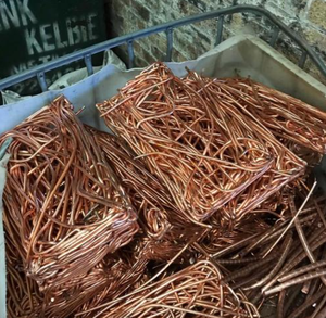 Alambre de cobre a granel chatarra grado 99.95% Cu Min precio barato en stock listo para exportación en todo el mundo al por mayor mejor precio entrega rápida - Product Image 3