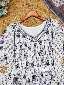 Anarkali traditionnel en coton, tenue traditionnelle indienne pour les fêtes, silhouette fluide avec broderie au niveau du col - Product Image 3