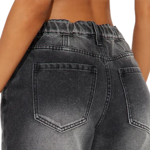 Shorts en jean délavé vintage pour femme, coupe ample, taille mi-haute, longueur genou, gris et noir, style streetwear décontracté, avec déchirures, 100% denim - Product Image 4