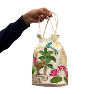 Sac de soirée Banarasi Potli en ivoire de style jardin - Product Image 3