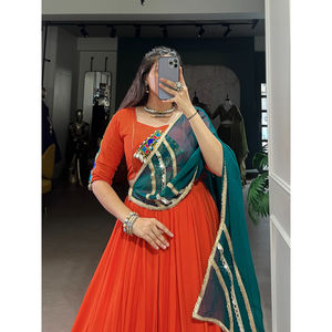 Elegante Chanderi Silk Bollywood Lehenga Choli para mujer para fiesta de verano e invierno al por mayor a granel de FashionHarbour - Product Image 3