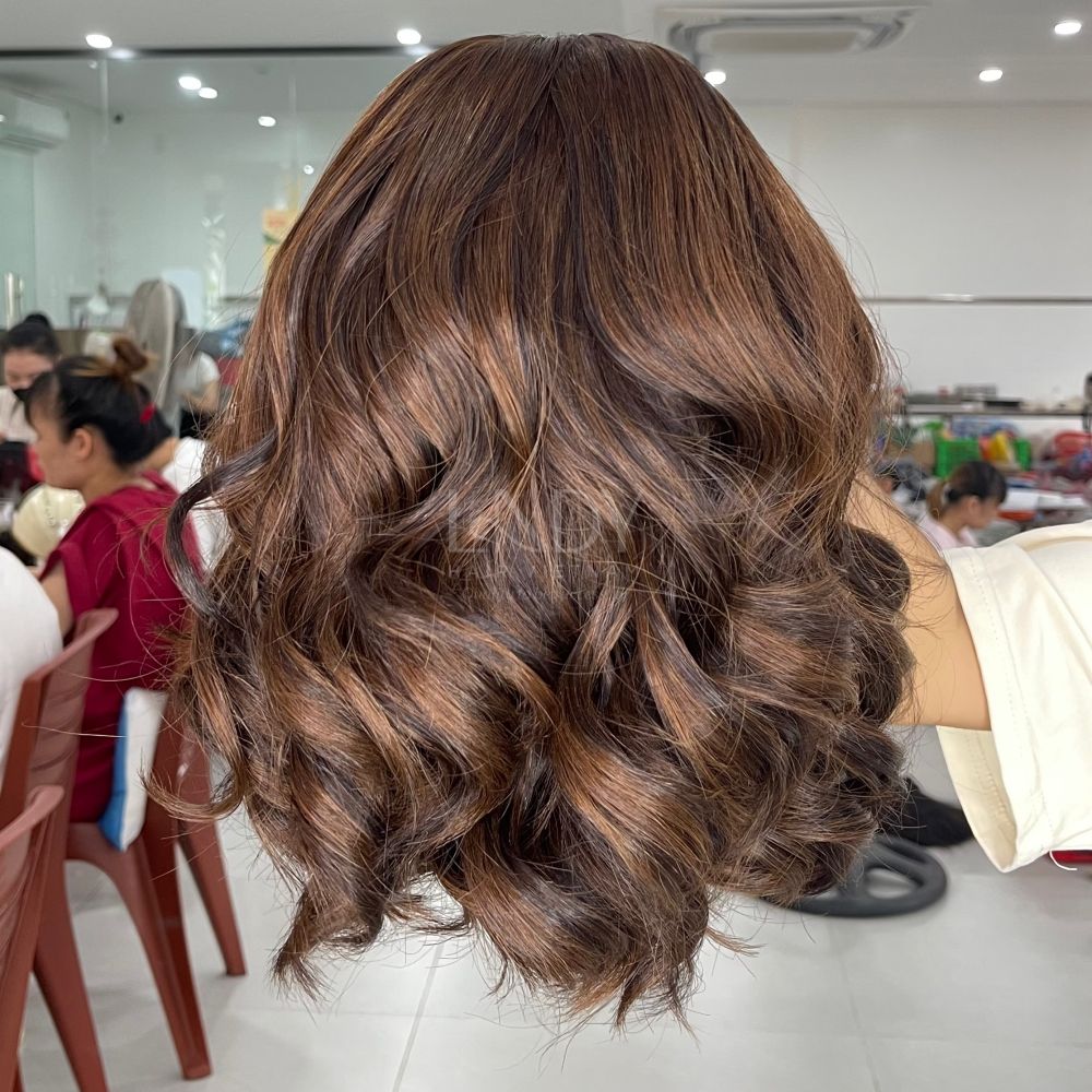 สีน้ำตาล