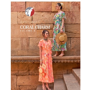 Hochwertiges, elegantes, einteiliges Blumen kleid mit lebendigen Farben und zartem Aufdruck für Sommer zu besten Preisen erhältlich