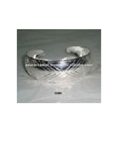 Bracelet en laiton de fabrication artisanale en aluminium, style unique, très demandé, plaqué argent - Product Image 1