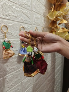 พวงกุญแจตุ๊กตาญี่ปุ่นแบบดั้งเดิมพวงกุญแจคู่รักทำด้วยมือพวงกุญแจรถหลากสีแขวนผนัง - Product Image 3