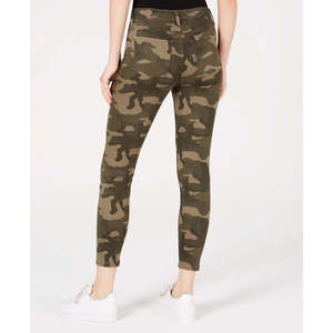 กางเกงยีนส์สกินนี่เอวสูงสีชมพูพิมพ์ลายพรางสีเขียว ไซส์ 5 สำหรับวัยรุ่น แบรนด์เซเลบริตี้พิงค์ ดีไซน์เรียบง่ายทันสมัย - Product Image 2