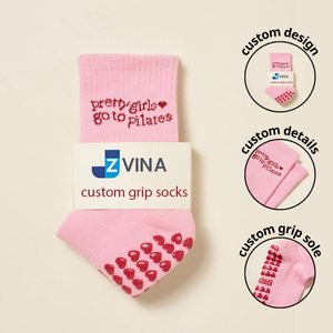 Chaussettes de yoga et de gymnastique personnalisables en jacquard à motif textuel de base pour femmes, chaussettes longues en pur coton antidérapantes pour le Pilates et la salle de sport - Product Image 1