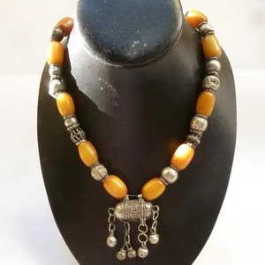 Collier de perles en résine au look ancien et vintage pour fêtes de mariage, fiançailles, fêtes de Noël et bureau - Product Image 1