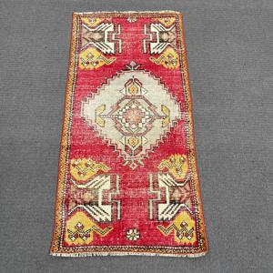 Rug, 1.6x3.3 ft Vintage Rug, <b>Red</b> Floral Rug <b>Wool</b> - Product Image 1
