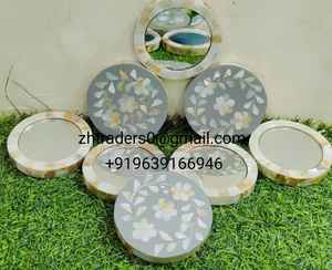 Miroir mural intemporel et moderne en nacre et bois, personnalisé pour les cadeaux d'anniversaire et les espaces intérieurs élégants - Product Image 6