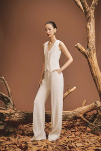 Chaleco de mujer de Vale de colección de otoño encantador de alta calidad para ropa de mujer estilo elegante hecho en Vietnam - Product Image 4