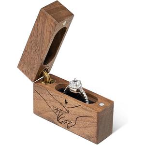 Caja de anillo de compromiso de madera plana pequeña y delgada de estilo moderno, una elegante caja de joyería de madera para uso decorativo - Product Image 1