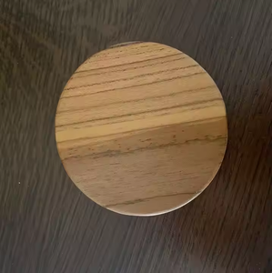 Sous-verres rustiques finis à la main avec soin et qualité Sous-verres en bois de noyer fabriqués à la main par Crescent Crafts - Product Image 4