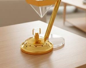 Elegante Quemador de Incienso de Acrílico en Forma de Pirámide, Porta Incienso de Metal Dorado, Mabkhara Geométrica Moderna, Adorno de Decoración para el Hogar de Lujo - Product Image 5