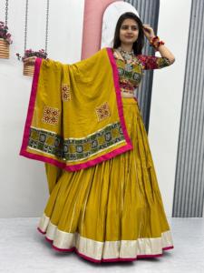 Navratri Special Pure Cotton Lehenga Choli con gran estilo de 6 metros para mujeres disponible a un precio razonable de la India - Product Image 3