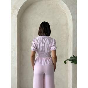 Blusa a Rayas con Lazo Delantero para Mujer, Diseño Elegante para Uso Diario - Product Image 1