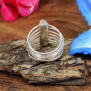 แหวนเงินสเตอร์ลิง92.5พร้อมอัญมณีเพอริโดธรรมชาติ (รอบ3มม.) โรเดียมชุบเครื่องประดับขนาด4.35กรัม - Product Image 3