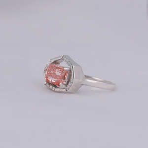 Bague de fiançailles en diamant rose taille rayonnante cultivée en laboratoire Bague en or massif 14KT conçue sur mesure Bague de fiançailles certifiée plaquée or massif - Product Image 6