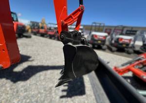 Tractor KUBOTA M62 TLB 4x4 con Cargador Frontal y Retroexcavadora, Precio al por Mayor - Product Image 5