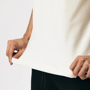 Camiseta holgada de algodón para un aspecto elegante: un ajuste relajado y moderno que ofrece comodidad, perfecta para días activos y ropa informal - Product Image 6