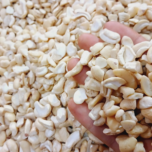 ถั่วแห้งราคาสมเหตุสมผล SANTIGO ขายถั่วเม็ดมะม่วงหิมพานต์ คัชชู ถั่วเม็ดมะม่วงหิมพานต์แตก ส่งออกไปยังตะวันออกกลาง - Product Image 1