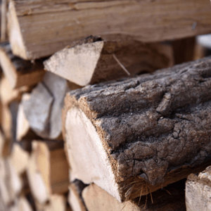 Leña de roble de alta calidad al por mayor Leña de roble real, madera de roble lista para estufa y divisor de leña - Product Image 3