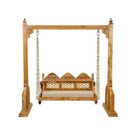 Balançoire en bois de créateur artisanale avec détails sculptés, parfaite pour balcon, jardin, patio ou coins de relaxation intérieurs