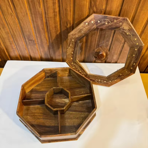 Boîte à épices en bois fonctionnelle avec des sections réglables, ce qui rend le rangement flexible, organisé, efficace et esthétiquement agréable - Product Image 1