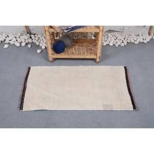 Alfombra moderna de retazos de lana Beige de 1,7x3 pies hecha a mano con patrón rectangular abstracto de área grande para dormitorio para uso en pasillo - Product Image 1