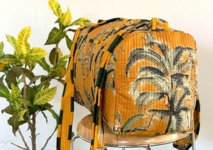 Sac de sport de luxe fait à la main, imprimé moutarde et jungle, sac de voyage durable en coton matelassé de grande capacité - Product Image 2