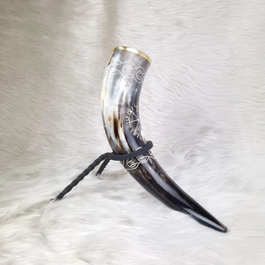 Corne de buffle naturelle de qualité indienne, corne à boire viking sculptée, design animal antique, support en fer poli par Decor World Expo - Product Image 5