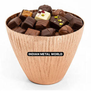 Vente en gros d'usine, chocolat gastronomique de luxe assorti, élégant bol en métal décoratif à nervures dorées, cadeau de mariage à prix avantageux - Product Image 3