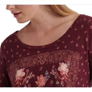 T-shirt a maniche lunghe Lucky Brand da donna, taglia XS, modello Matchbox, rossa con stampa floreale in tessuto lavorato a maglia - Product Image 2