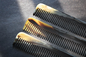 หวีเขาสัตว์ทำมือ ทันสมัย มีสไตล์ ยั่งยืน ปรับแต่งรูปทรงได้ ดูแลเส้นผม โดย ซานียา แฮนดิคราฟต์ - Product Image 2