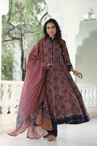 Conjunto Anarkali Tradicional de Algodón para Mujer, Estampado a Mano, Reversible, Secado Rápido, Dupatta de Malla Suave, Corte Regular, para Bodas y Fiestas - Product Image 5