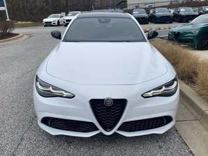 ALFA ROMEO GIULIA VELOCE RWD 2024 d'occasion, conduite à gauche/droite - Product Image 2