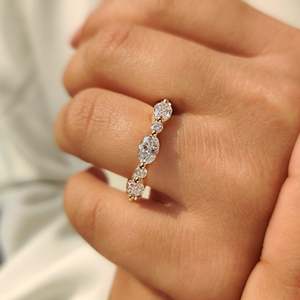 Anillo de Diamantes de Media Eternidad con Corte Redondo y Ovalado, Elegantes Anillos de Diamantes para Mujer - Product Image 2
