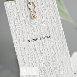 फैशन लोगो नि: शुल्क नमूने नई डिजाइन कम कीमत लक्जरी लेबल मुद्रण परिधान टैग उभरा कागज कस्टम कपड़े Hangtag - Product Image 5