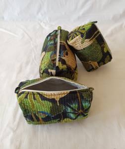 Pochette de maquillage en coton matelassé à motif floral, taille moyenne/petite, pochette de voyage pour cosmétiques, fermeture éclair, fabricant en gros, étui à cosmétiques - Product Image 3