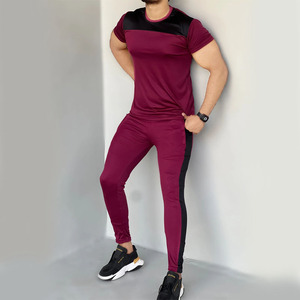 Ensemble de vêtements de sport 2 pièces Bourgogne et noir Couleur contrastée 100% Coton Taille ajustée avec rayures latérales Hommes Gym Wear Tracksuits - Product Image 4