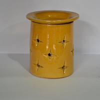 Brûleur d'encens et diffuseur d'huiles essentielles en poterie artisanale marocaine, art populaire, parfum rose et lavande, artisanat traditionnel de Marrakech, vente en gros
