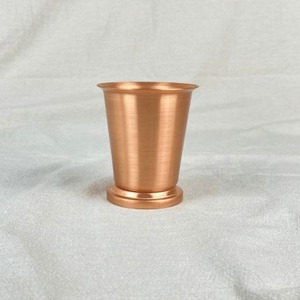 Tazas de cobre puro hechas a mano para servir bebidas frías, cócteles, café helado y bebidas tradicionales de Moscow Mule - Product Image 2