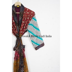 Hermoso Kimono de Sari Vintage de Seda Pura con Estampado Floral, Ligero para Verano, Vestido de Playa Suave, Hecho a Mano en India - Product Image 3