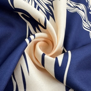 Bandanas en Soie de Luxe Personnalisées, Foulards Carrés Imprimés, Foulards de Cou – Vente en Gros, Fournitures de Mode pour Hommes et Femmes, Commande pour le Marché de Détail - Product Image 3