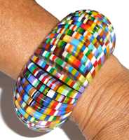 Bracelet de bijoux de mode en résine de couleur fabriquée à la main de qualité supérieure pour femmes d'Inde.