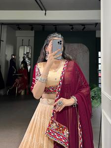 Royal Traditional Wear Navratri Special Chaniya Choli con estampado Foil Work Real Mirror Gamthi Work y Lace Touch Up - Product Image 6