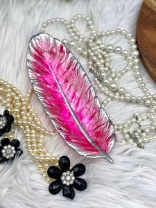 ถาดเรซินสีขาวหรูหราพร้อมขนนกสีน้ำเงินที่ทำด้วยมืออันเป็นเอกลักษณ์สำหรับการแสดงที่บ้านและการใช้งานอเนกประสงค์จากอินเดีย - Product Image 4