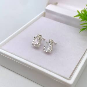 Boucles d'oreilles clous en argent sterling avec topaze blanche, coupe ovale, pierre de naissance d'avril, bijoux minimalistes, vintage, élégants, pour anniversaire, fête - Product Image 4