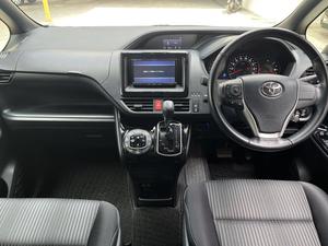 Assez propre Utilisé 2019 Toyo-ta Voxy ZS MiniVan Diesel - Product Image 4